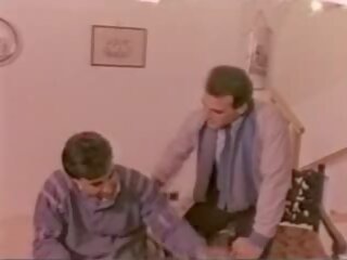 Грецька x номінальний кліп stin glyfada ena krevati гія pente (1984)