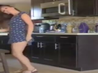 Beautiful Naked Dance in the Kitchen Amateur: Free Porn 76 | xHamster